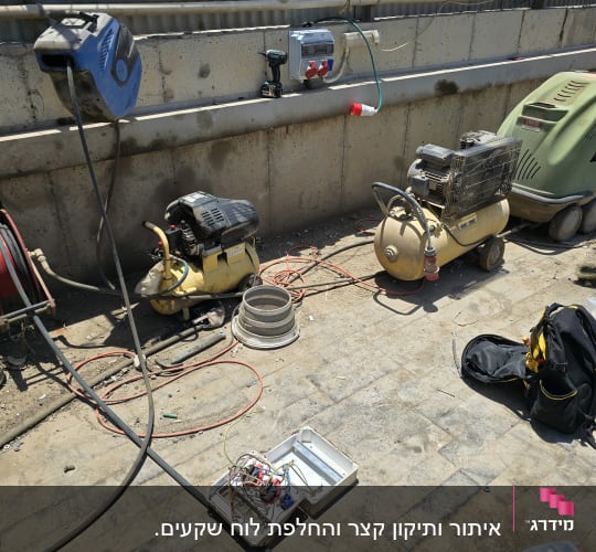כלי עבודה חשמליים, כבלים, לוח חשמל פתוח